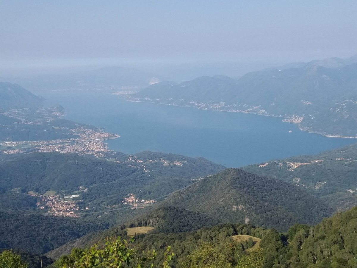 galatacla's tweet photo. Lasciamo le rive del Lago per ritrovare l'umanità nel quotidiano che lotta, ha paura, vive l'incomprensione ma che resta anche "mendica di speranza"!
#Dumenza https://t.co/ui2Evews2m