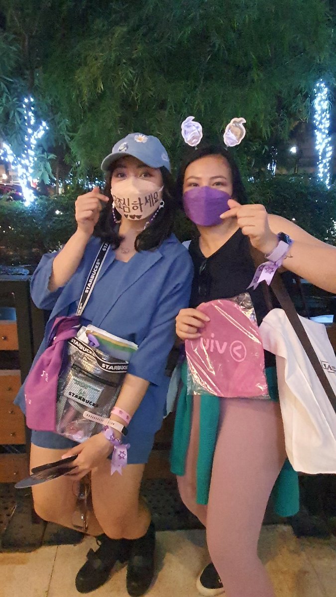 jsychuan's tweet photo. @nadzombie saya nagkita ulit tayooo!!! ASTROOOAAAAS NEEEEEEEXT!!!!! 💜💜💜 #filoroha #JOTMinMNL #StarryCaravanInMNL #CHAEUNWOO_JOTMMNL2022 #AROHA #ASTRO https://t.co/jvoxPL6yIa