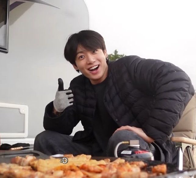 fimmiesDNI's tweet photo. jungkook the builder :D https://t.co/3NuJNrod9R