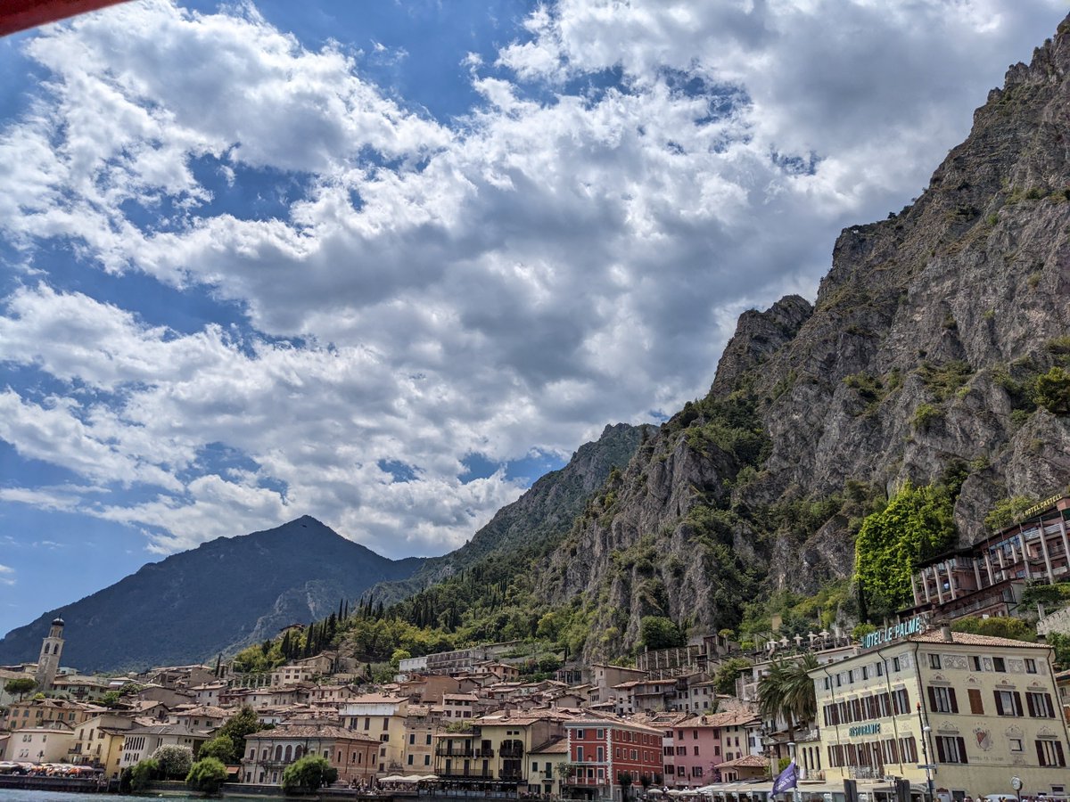 Bella Limone! #lakegarda #limone #limonesulgarda #FridayFeeling