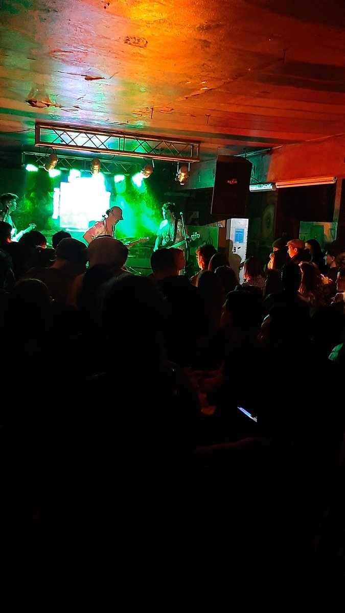 Augustovochoa's tweet photo. Anoche explotó Pétalos de Sol en la #parksession muchas gracias a las personas que fueron y bancan este proyecto independiente que es PARK.
Tremendo The Chunkans y Pachuco.
Rock and roll 100%. https://t.co/Nt87NsqvMb