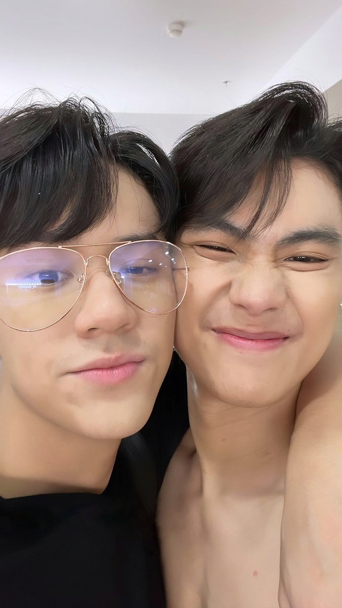 jayesocool's tweet photo. text removed 🤍 

#โอมนนน #OhmNanon1stFM https://t.co/NaHsXteqe6