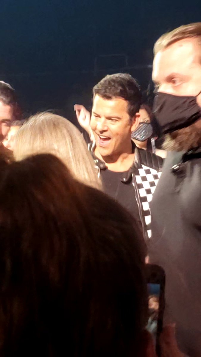GShark110's tweet photo. This was our Block Head party in San Jose, CA.. Thank you for making our 13 yr old (inner little girl) dreams come true!

We love you all to the moon and back❤️❤️❤️ 
@Blockeads @NKOTB @DonnieWahlberg @dannywood @JonathanRKnight @joeymcintyre @angeleyes102574 @SAPCenter https://t.co/LKxGOiRnWK