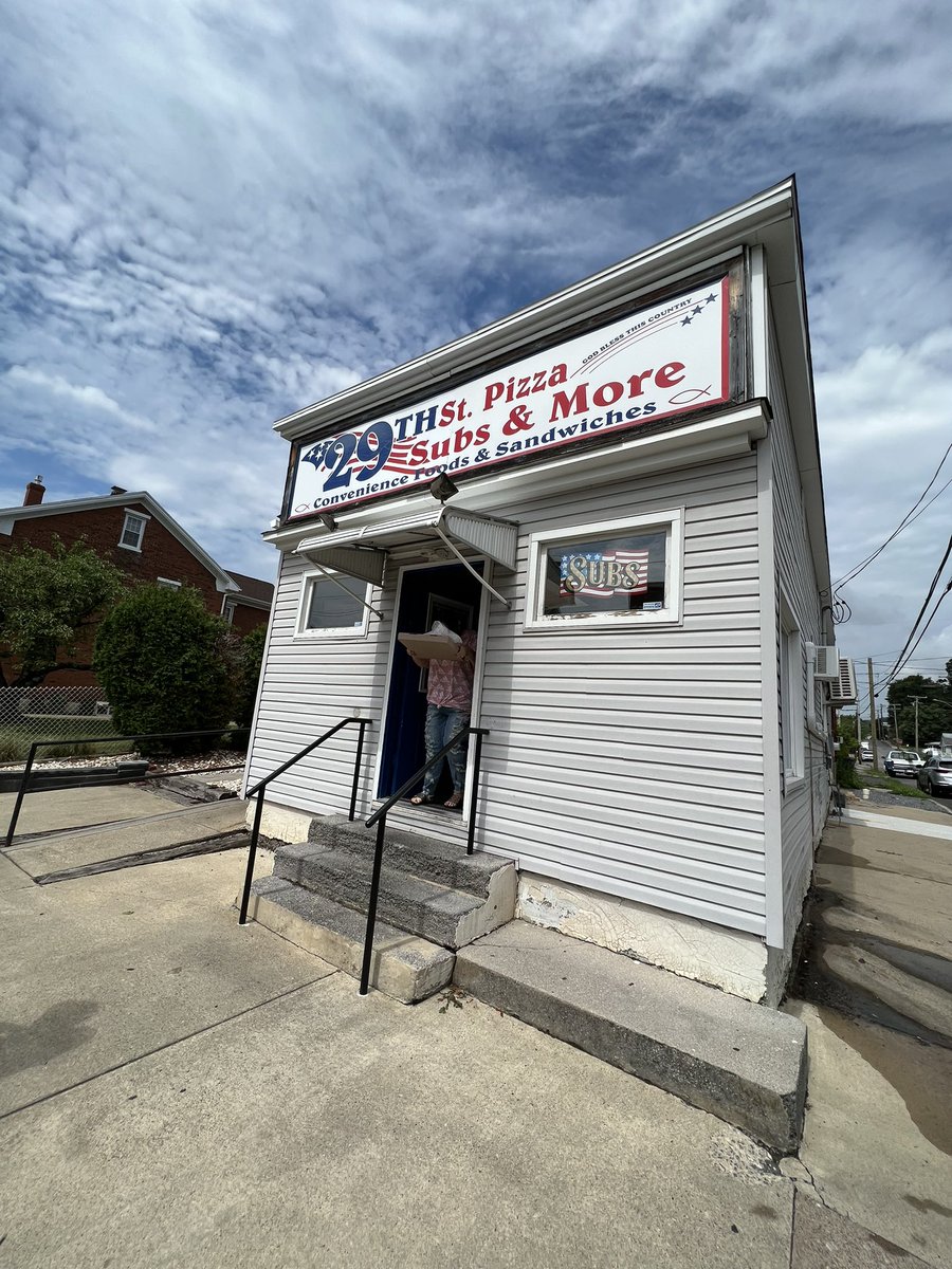 skimsly's tweet photo. I heard about Altoona-style pizza from @thatbilloakley and The Steamed Hams Society. I ate it yesterday traveling from Philly to Ohio. now I’ll detail the experience for those who are not able to make this sojourn… https://t.co/a4BybJtHlF