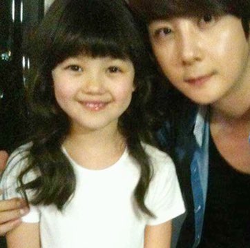 NiNiZeans's tweet photo. n년전의 내가 알앗겟니 레인보우유치원 모지혜(7세) 양을 좋아하게될거라는걸 알았겟냐고 https://t.co/Fulbd6vTWR
