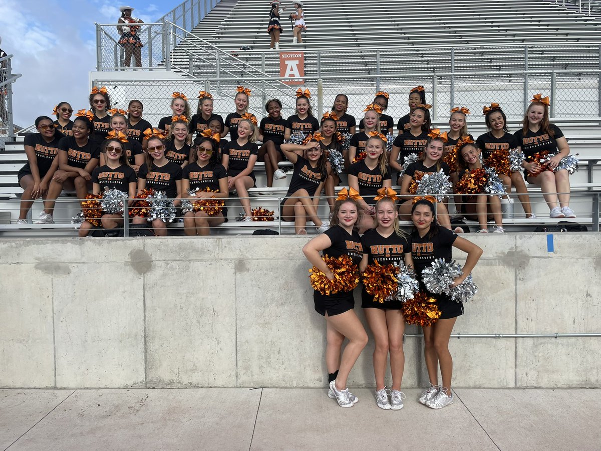 Hutto_spirit's tweet photo. #backtoschoolrally @huttoisd! https://t.co/7W6nhxnQcW