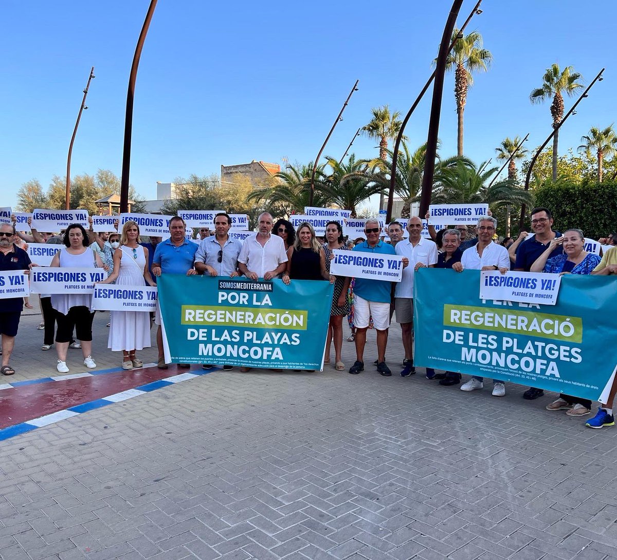barrachinaMarta's tweet photo. És necessari un front comú que garantisca el futur de la costa i de les vivendes del nostre litoral marítim. Necessitem inversions ya.

El @popularescs seguirem al costat dels veïns defenent el que es just, defenent la propietat privada, la historia i la tradició.
#EspigonsYa https://t.co/V7qZjnBvgG