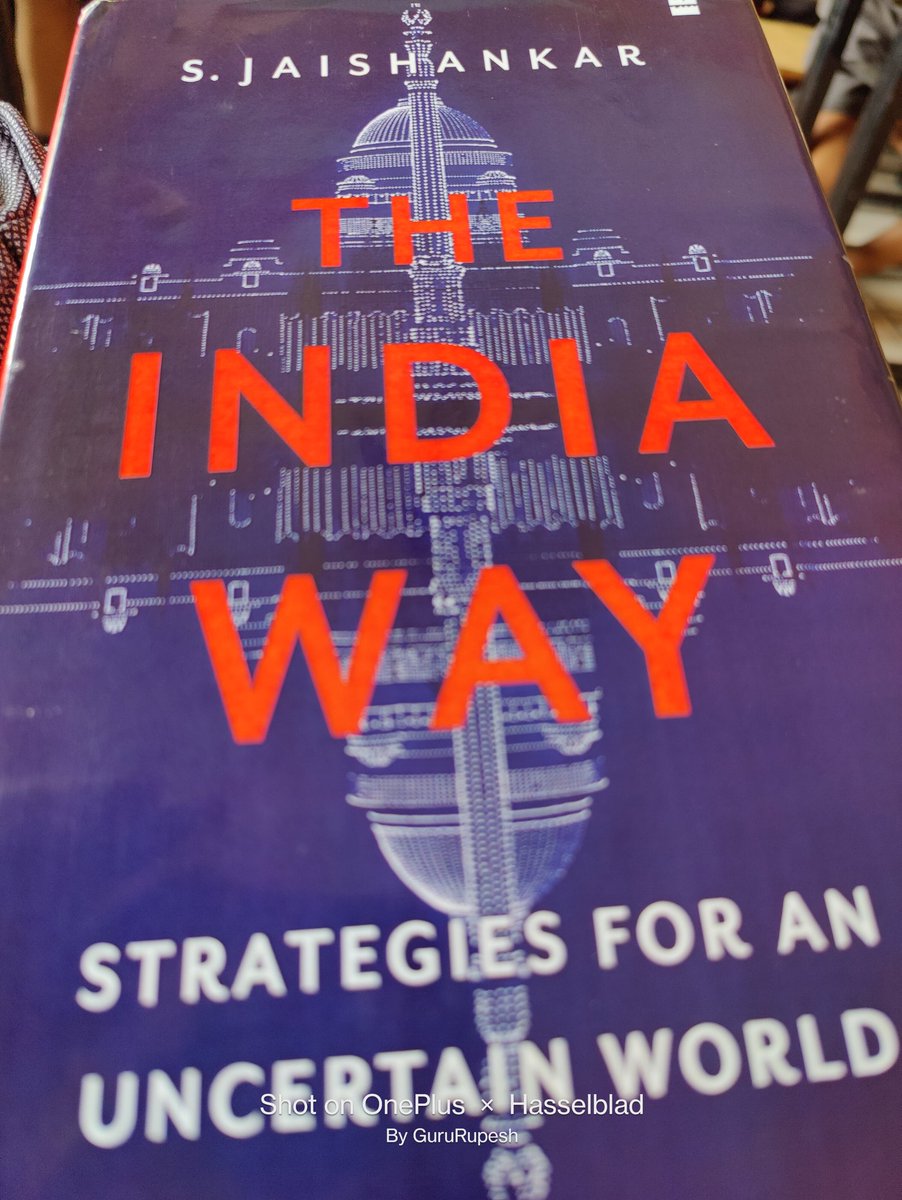 Rupeshguru1's tweet photo. आगामी दिनों की साथी 📖📚
#Internationalrelations
#Indianpolitics
@DrSJaishankar https://t.co/NT9w47dwcS