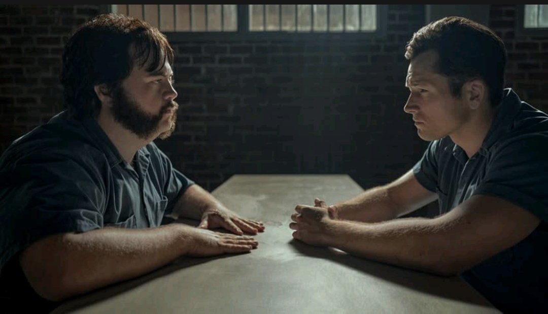 starnine27's tweet photo. El último papel de Ray Liotta es una potentisima miniserie sobre un infiltrado en una cárcel que debe lograr la confesión de un impresionante Paul Walter Hauser como violador asesino de niñas. BLACK BIRD es una de las series del año y no se está hablando de ella. HACED EL FAVOR! https://t.co/NDbCueQCPZ