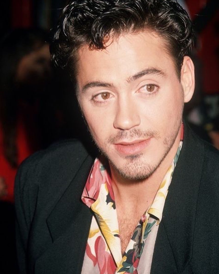 irisxdstark's tweet photo. After I look at these pictures, I feel like I was born in the wrong period. Oh he is gorgeous
#robertdowneyjr #teamdowney #youngrdj #rdj https://t.co/fK5OTeFh25