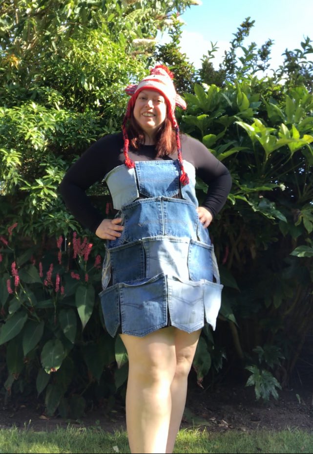 slater_jody's tweet photo. Time for women to reclaim the pocket, even if you need to steal them from your partners fresh laundered jeans. #POCKETPOCALYPSE #gish https://t.co/y5VlLM6xzX