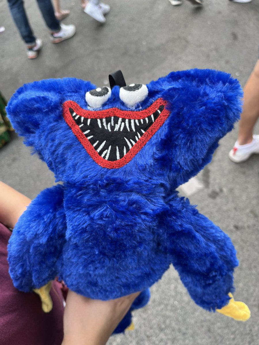 R3FL3xger's tweet photo. #crangerkirmes gewonnen beim Pferderennen 🤣 #Ploppy #horror https://t.co/Xru9lHoqJS