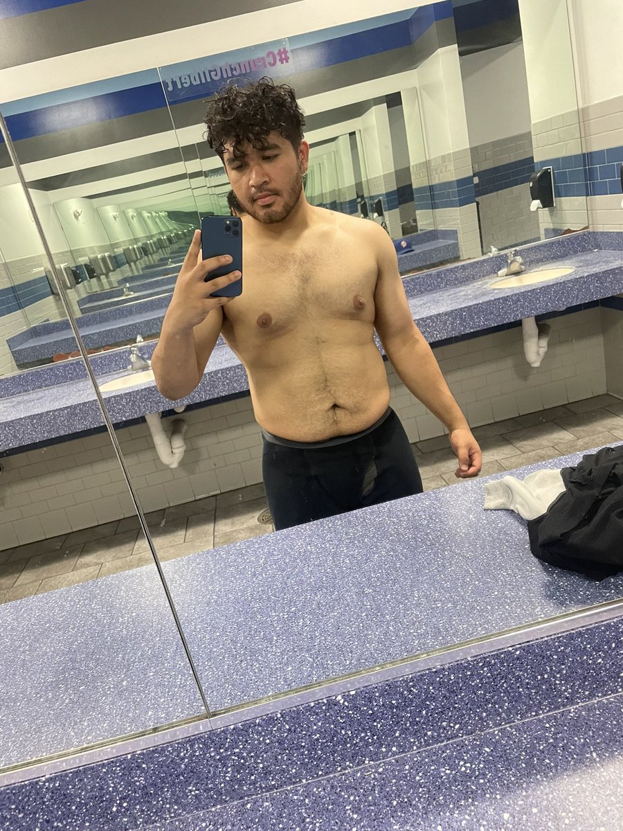griffxy_'s tweet photo. This one is a lil out of my comfort zone but I took the first two photos with the intent that I’d lose weight one day 2018/2019 not sure when I took them but the last two are from today https://t.co/pHDqEXSdjN