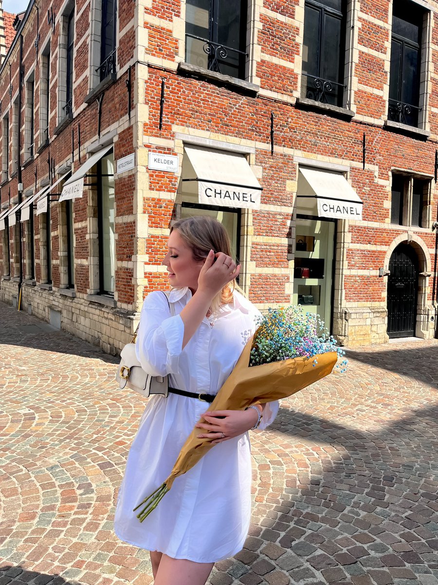 UlrikeisLoos's tweet photo. Rainbow baby’s breath is probably my favorite thing about summer 💐✨🦋🌸 https://t.co/ap9QZLUJAp