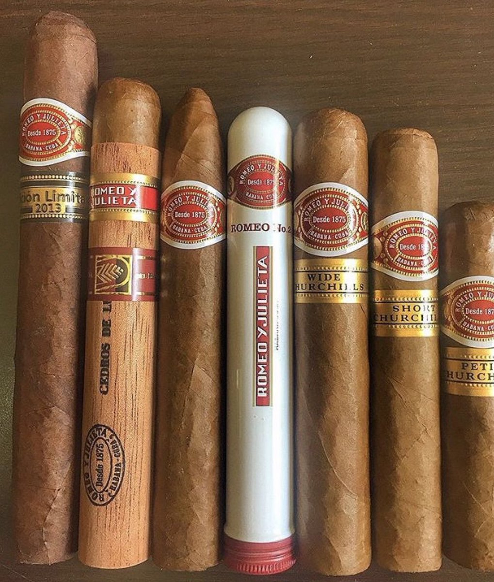 ClassicRoy's tweet photo. #weekendselection #Stogies #greatsticks #smoking #aficianado #cigars #follo4follo https://t.co/l29xWjwu6d