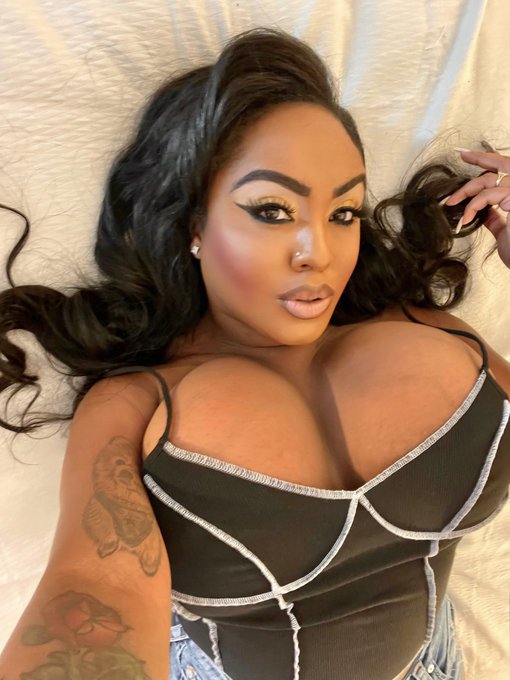 Hello from NYC 🍎🌃😘 https://t.co/UBx1ldKmKq #manhattan #newyork #allnatural https://t.co/pVpcsO57xA<a href="/tag/manhattan"class="tags">#manhattan</a><a href="/tag/allnatural"class="tags"><span>#allnatural</span></a><a href="/tag/newyork"class="tags"><span>#newyork</span></a>