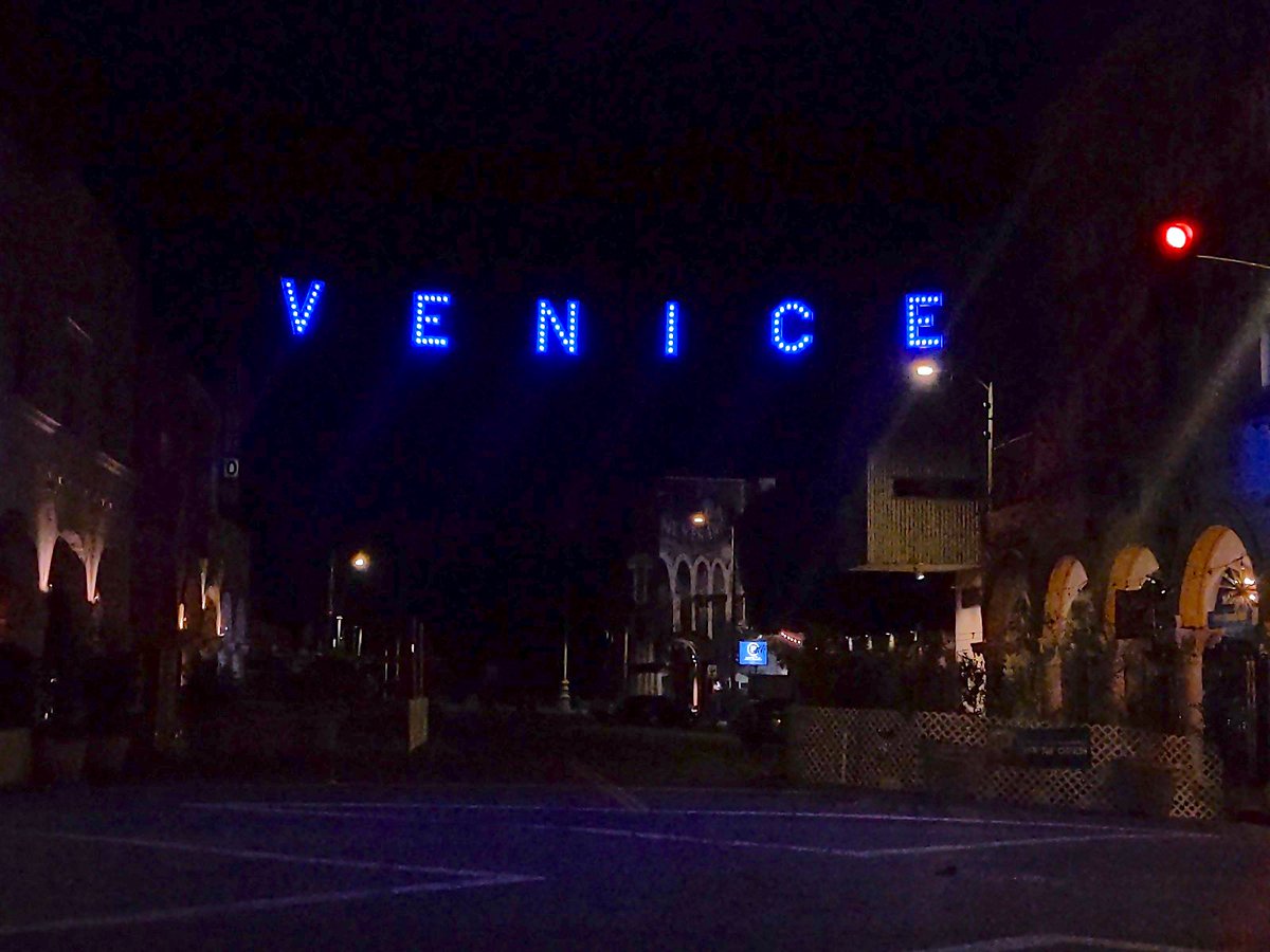 VeniceChamber's tweet photo. Have you noticed the blue glow in Venice yet? If not, swing by to snap a few pics because we changed the lights on the Venice Sign in honor of National Night Out! #venicesign #vcc #venicechamber #venicelife https://t.co/67TKOVzxhW
