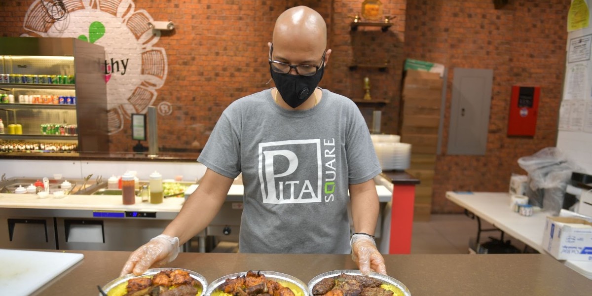 NWKDelivers's tweet photo. The dedicated and passionate people in the #NewarkWorkingKitchens family keep us going. 💪 Show your support for our team by donating here: https://t.co/8y5e8WSHCC
📸: Michael Loccasiano/Getty Images https://t.co/TxlSVaG8vk