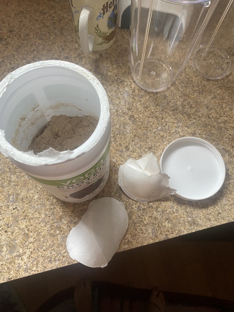 Adriana La Gangsta tweet media