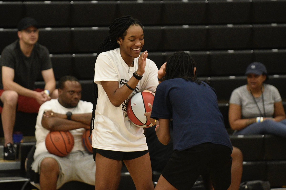 lynhornets's tweet photo. Having a blast at the @OCOV_Lynchburg Basketball Clinic today with @lynchburg_wbb and @LynchburgMBBall !

#WonNation https://t.co/v8trwAeyPm