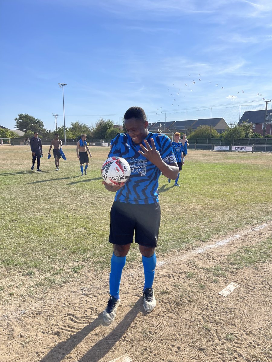 Burnham Ramblers FC tweet media