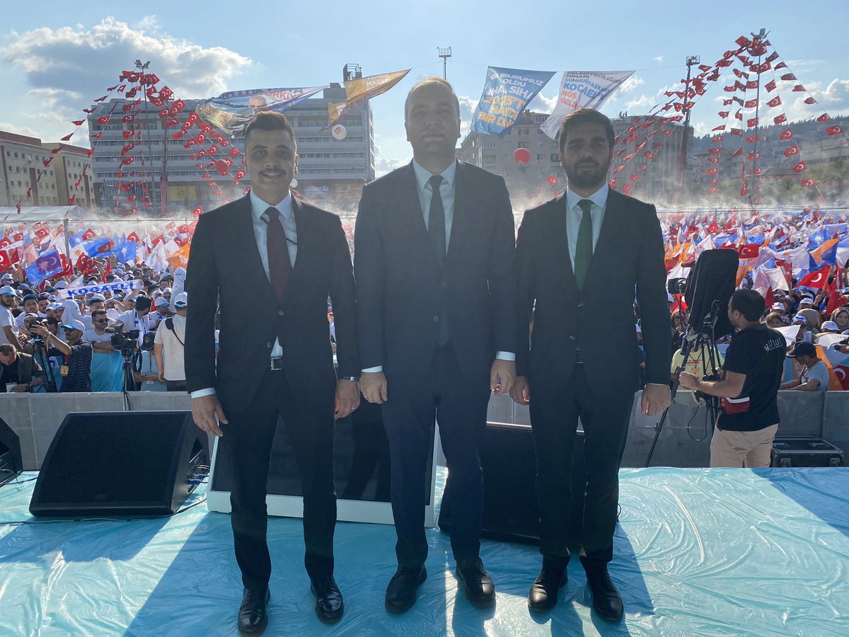 Tayfunarsinkol's tweet photo. Kocaeli bugün muhteşem.

Kocaeli bugün Cumhurbaşkanımızı onbinlerce kişiyle bağrına bastı.

@akgenckocaeli her zamanki yerinde 💪

@eyupkadirinan @avyusufibis https://t.co/nCjN5LteTF