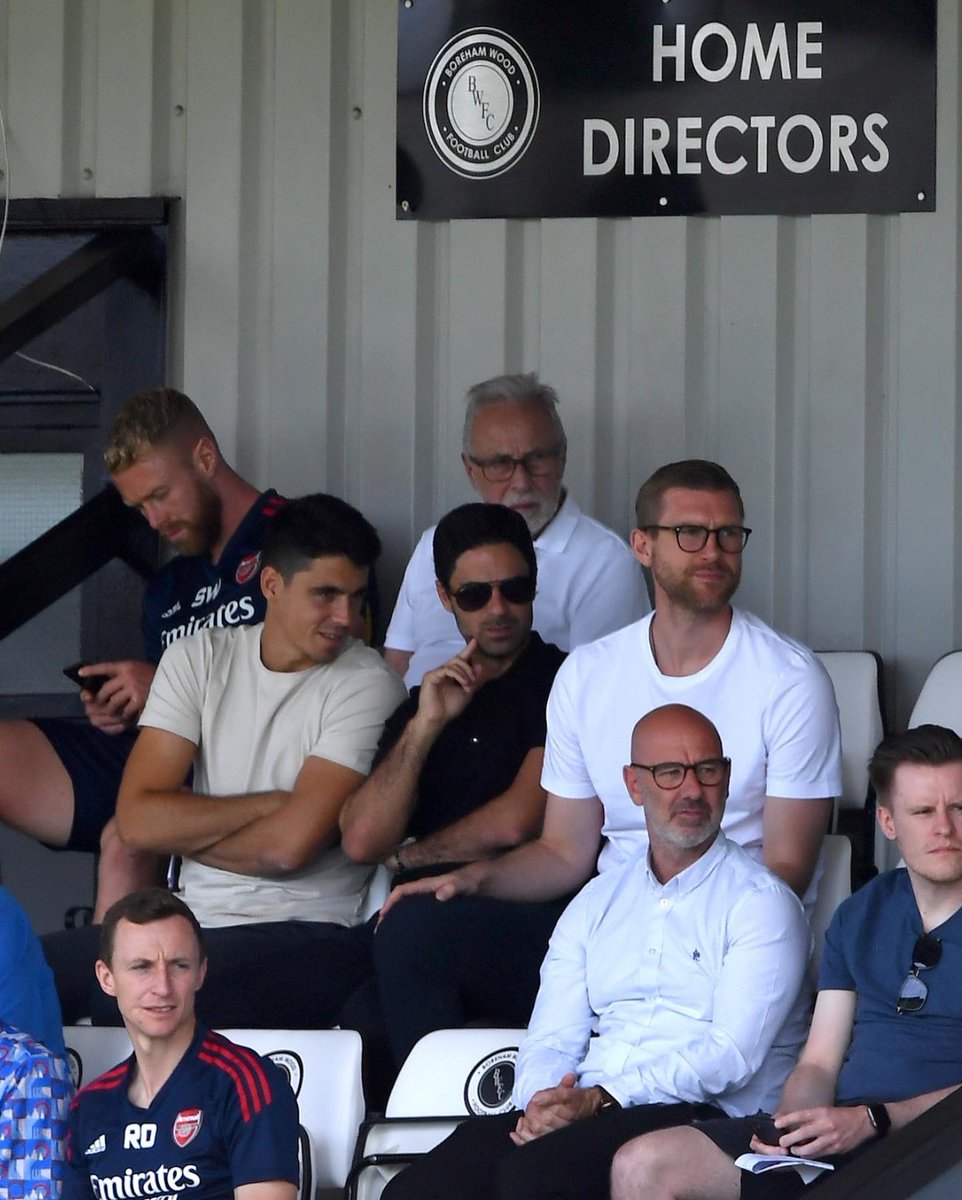 ArsenalAcademy's tweet photo. Good to see you at Meadow Park today, Mikel 👋 

#AFCU21 https://t.co/4AtKNpKas9