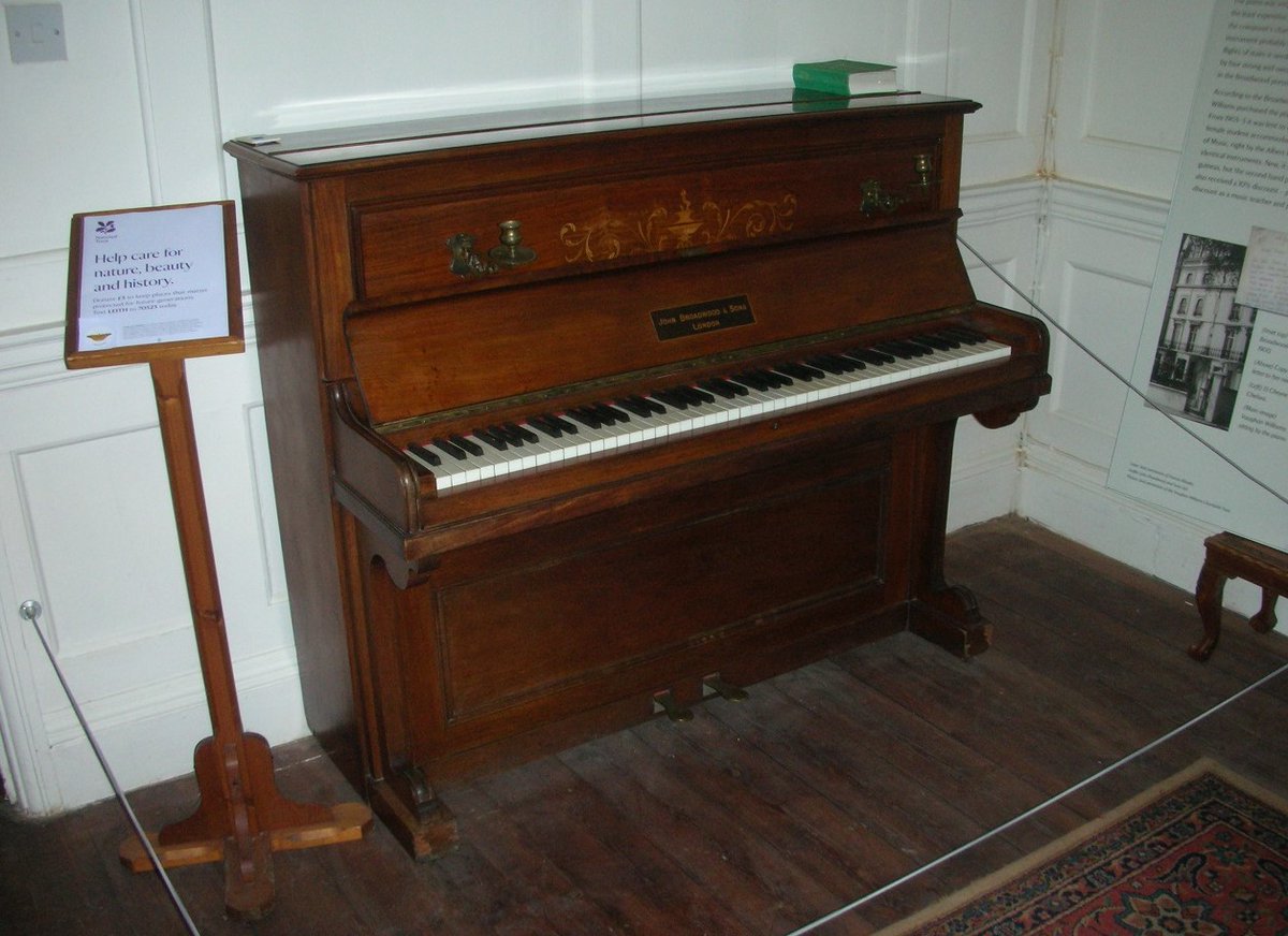 A piano - but not just any old piano! It's the one on which Ralph Vaughan Williams composed 'The Lark Ascending' whilst living at Leith Hill Place #Surrey @nationaltrust. Between 1976-1983, we lived not a 10 minute drive away - yet yesterday, 40 years on, was my first visit...