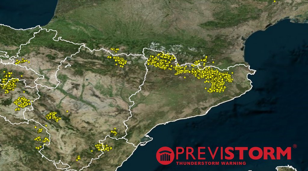 INGESCO's tweet photo. En las últimas 2 horas han sido detectados 4749 rayos en el noreste de la Península Ibérica. #INGESCO https://t.co/iQlAr4zX7g