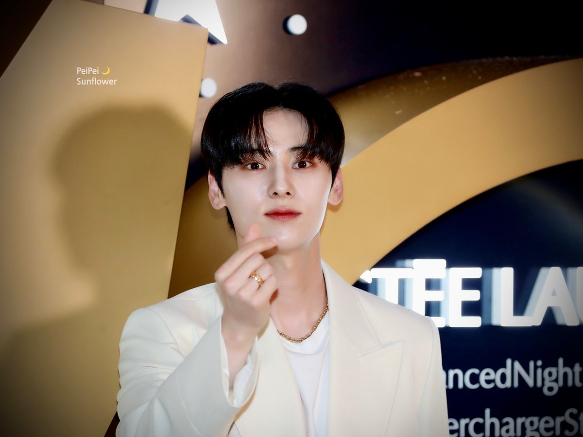 peisunflower's tweet photo. -
220804 에스티로더 

#황민현 #민현  
#MINHYUN #HWANGMINHYUN https://t.co/9J5FbVdjOp