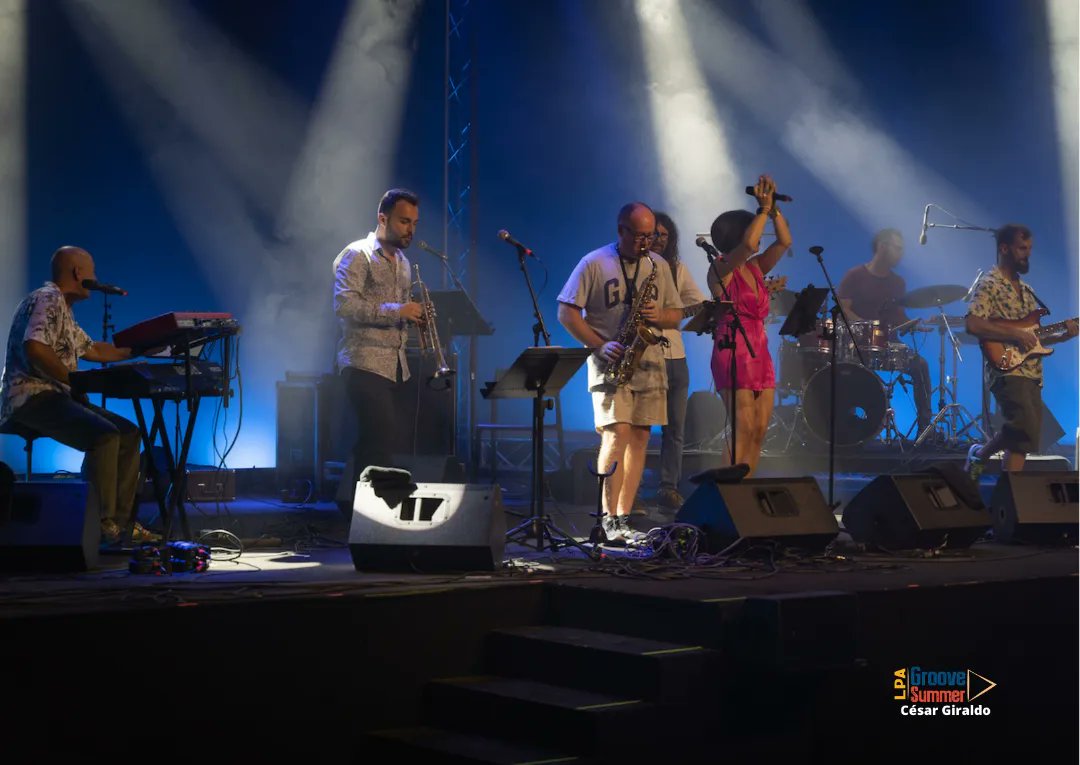LpaGrooveSummer's tweet photo. 📔 Álbum de fotos de la primera noche con D'Local Groove en el Espacio Miller. Un extenso catálogo de estilos con el 'groove' como eje conductor de sus composiciones.
📷 César Giraldo
@LpaCultura
@AyuntamientoLPA
#groovesoul
#groovefunk https://t.co/Lpcx0gi8GA