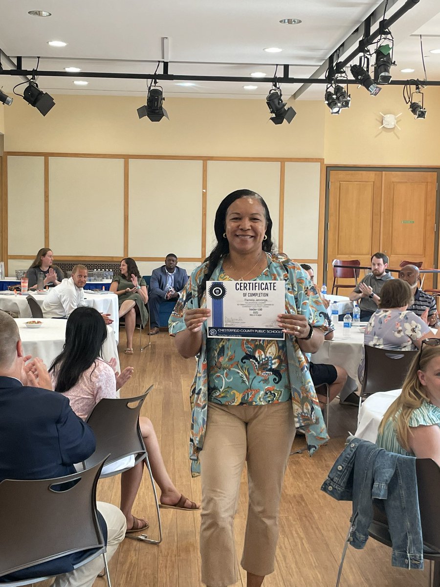 Congratulations to our Cavalier teacher/leader, Pam Jennings, who successfully completed The LEAD program with the University of Richmond. We look forward to watching her rise! #GoCavs @cloverhillhs @e_pioch @cloverhill_fb