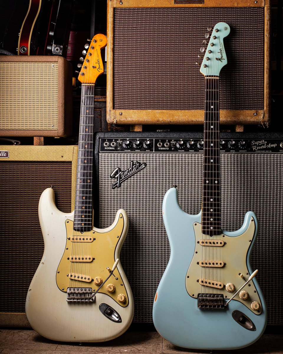 muerdekeroyo's tweet photo. #Straturday 1962 White Strat and 1962 Sonic Blue Strat #guitar #Fender #Stratocaster #slabboard https://t.co/zREFsNFTOh