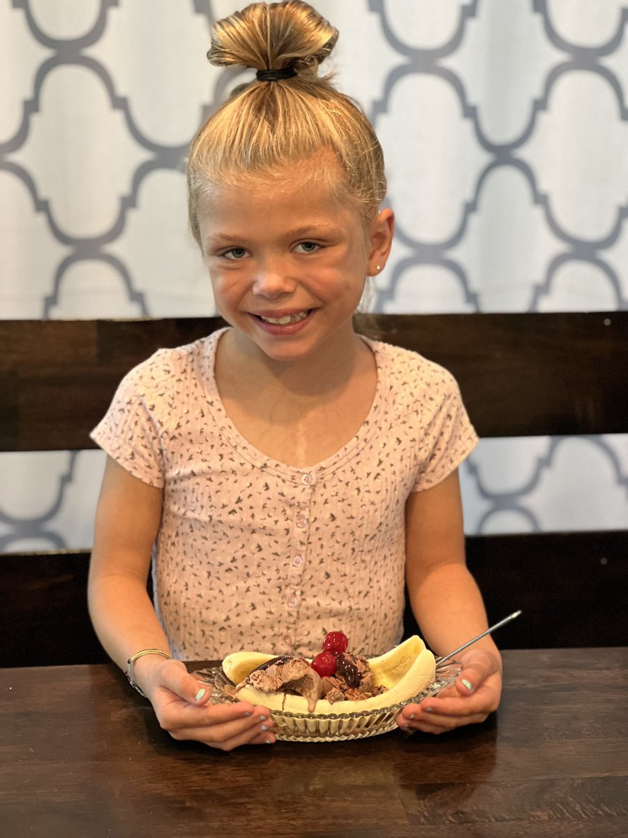 ktginther's tweet photo. Happy Heartiversary to this Rockstar! 5 years ago today she received a second chance at life, and we are forever grateful for her hero heart family.  #RockstarHannahHLHS #DonateLife 💚 https://t.co/CP1pZw1Rff