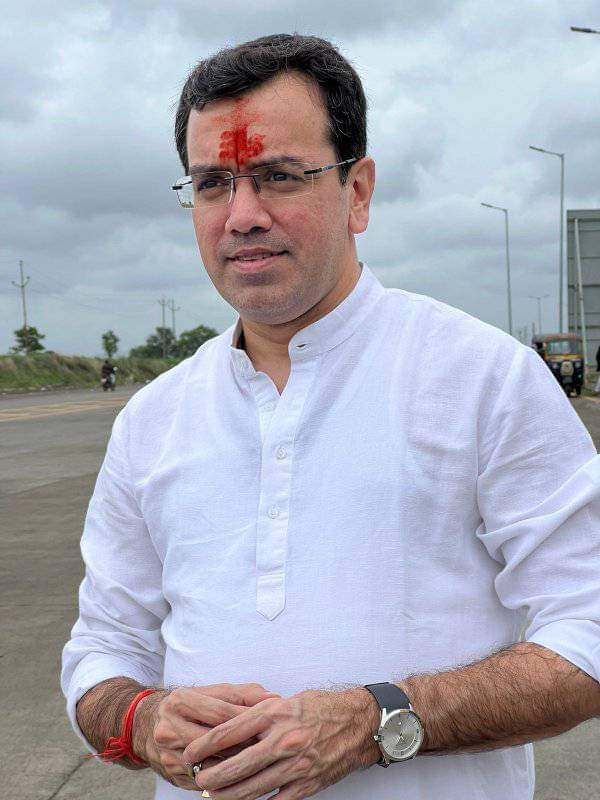 Mahesh43800789's tweet photo. शेवटी विजय सत्याचा
ठाणे शिवसेना जिल्हाप्रमुख केदार दिघेसाहेब
यांची निर्दोष मुक्तता
जे लोक सीसीटीव्ही कँमेरात होते तेच लोक
आधल्या दिवशी शिंदेच्या घरी होते https://t.co/5m3V0Crs1a