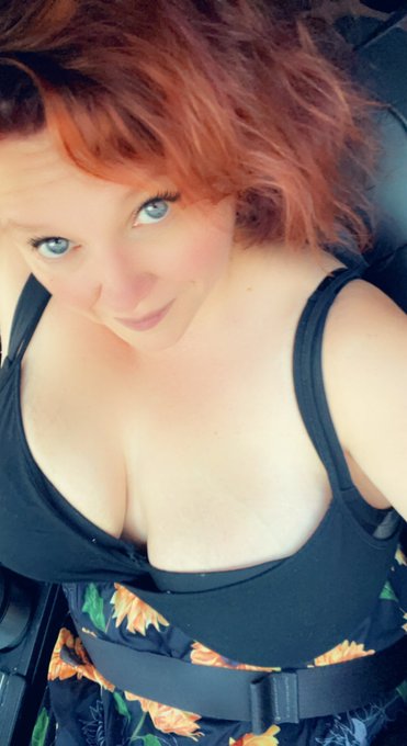 Out for a fun weekend in Chicago!  Just a quick stop in and out 🥰 https://t.co/1dRvj5hQXQ<a href="/tag/tittytuesday"class="tags"><span>#tittytuesday</span></a><a href="/tag/truckerflashing"class="tags"><span>#truckerflashing</span></a>