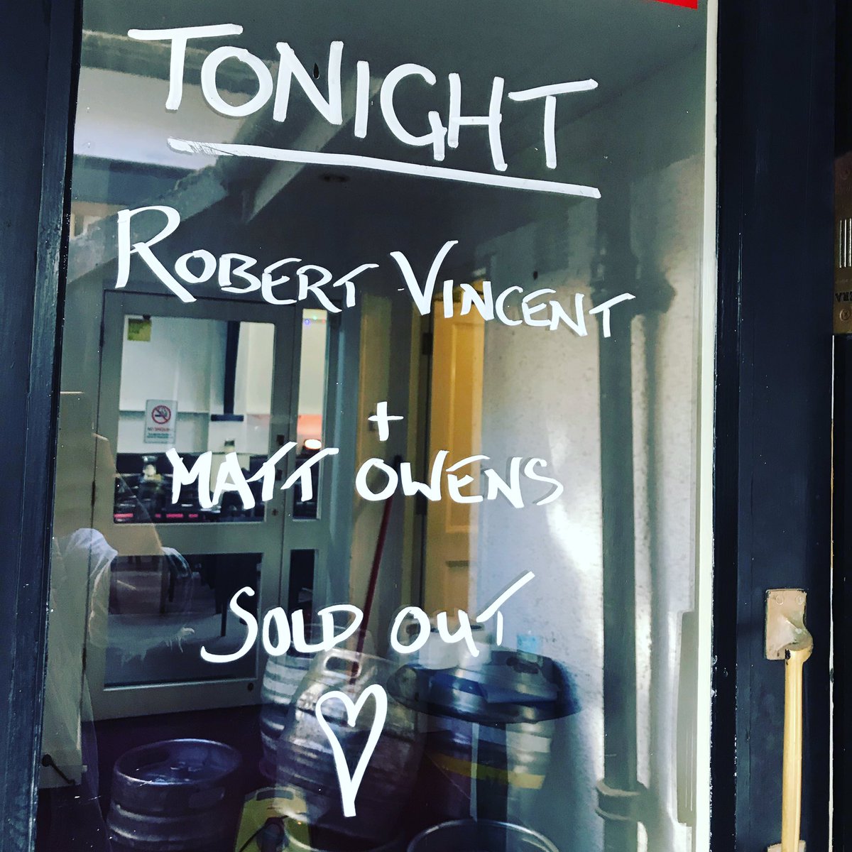 Bloody lovely greeting Liverpool!Great to be back at <a href="/THVClive/">ThorntonHoughVC</a> !!
.
<a href="/Anna_Corcoran/">Anna Corcoran</a> <a href="/RobVincentMusic/">Robert Vincent</a> @americanaUK <a href="/leader_music/">Leader music</a> <a href="/folkinthepark1/">Folk In The Park</a> <a href="/TheAMAUK/">Americana Music UK</a>  #gigs #tour #soldout #musician #singersongwriter #singersongwritersofinstagram #thorntonhough