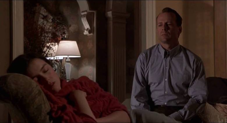 DiscussingFilm's tweet photo. 23 years ago today, ‘THE SIXTH SENSE’ released in theaters. https://t.co/dYUnEMw7Ou