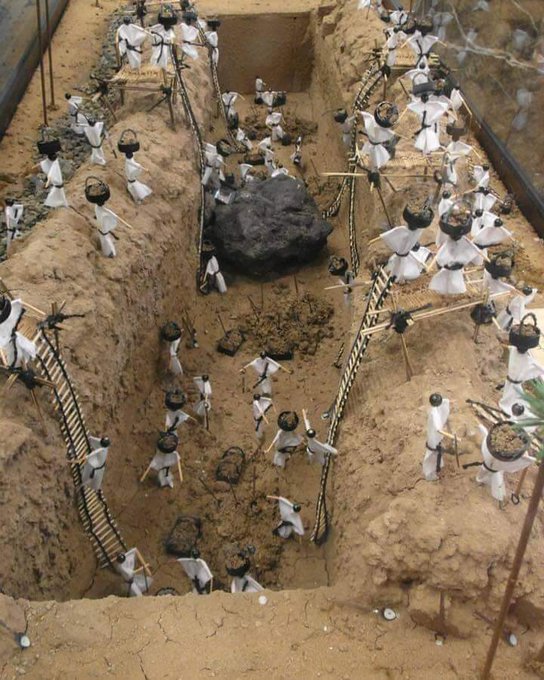 ثريد.. 

غزوة الخندق :
يقول جابر بن عبد الله رضي الله عنهما : إنا يوم الخندق كنا نحفر إذ عرضت لنا صخ...