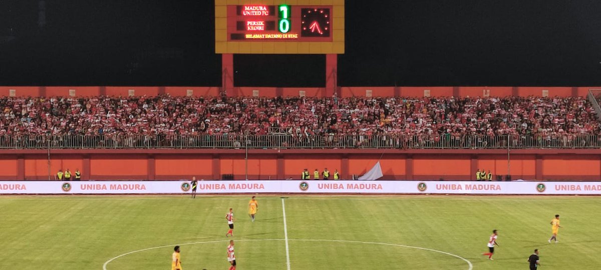 Malem mingguan kembali ke tribun bersama <a href="/MaduraUnitedFC/">Madura United FC</a> <a href="/unibamadura/">Universitas Bahaudin Mudhary Madura</a>

#madurabersatu #maduraunited