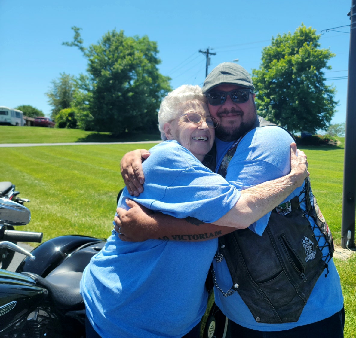 TripleCreek_RC's tweet photo. Carol H. Said there is nothing like turning 90 and becoming a biker chick! Thank you #SCRC chapter 405!
#trilogyhs #trilogyliving #LiveaDream #SoutherCruisersRidingClub
#LifeEnrichment https://t.co/yoiVpSSO9v