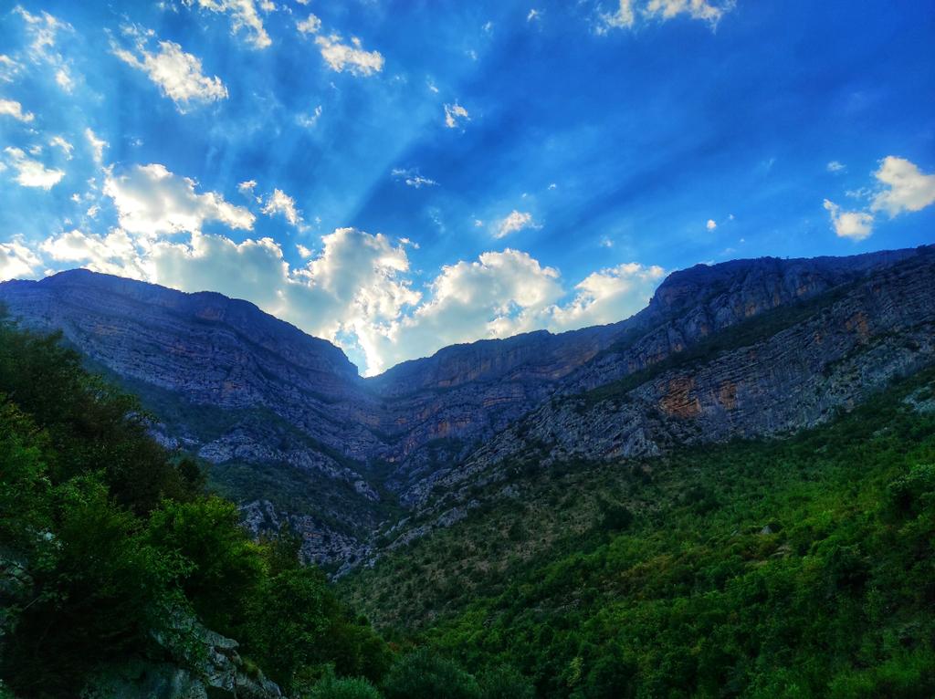 gonnagetgot88's tweet photo. #cijevna #kanyon https://t.co/VQ92fyKksa