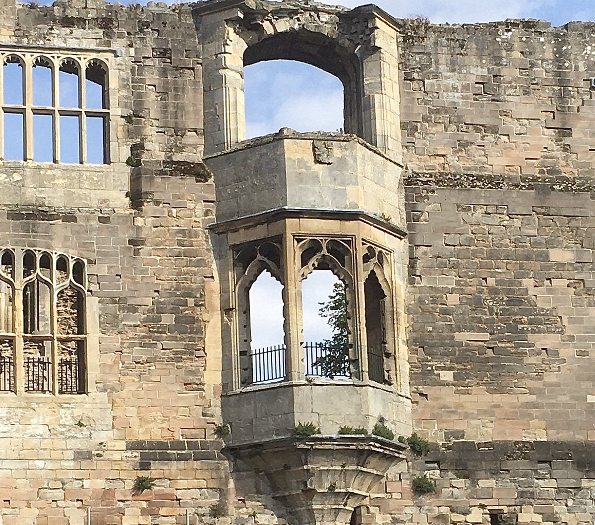 Every time I walk along the river by Newark Castle I imagine King Charles I sitting by the oriel window looking out over the Trent Valley. 🥰 #kingcharlesireturn #kingcharlesi #kingcharlesstuart #newarkontrent #welovenewarkontrent