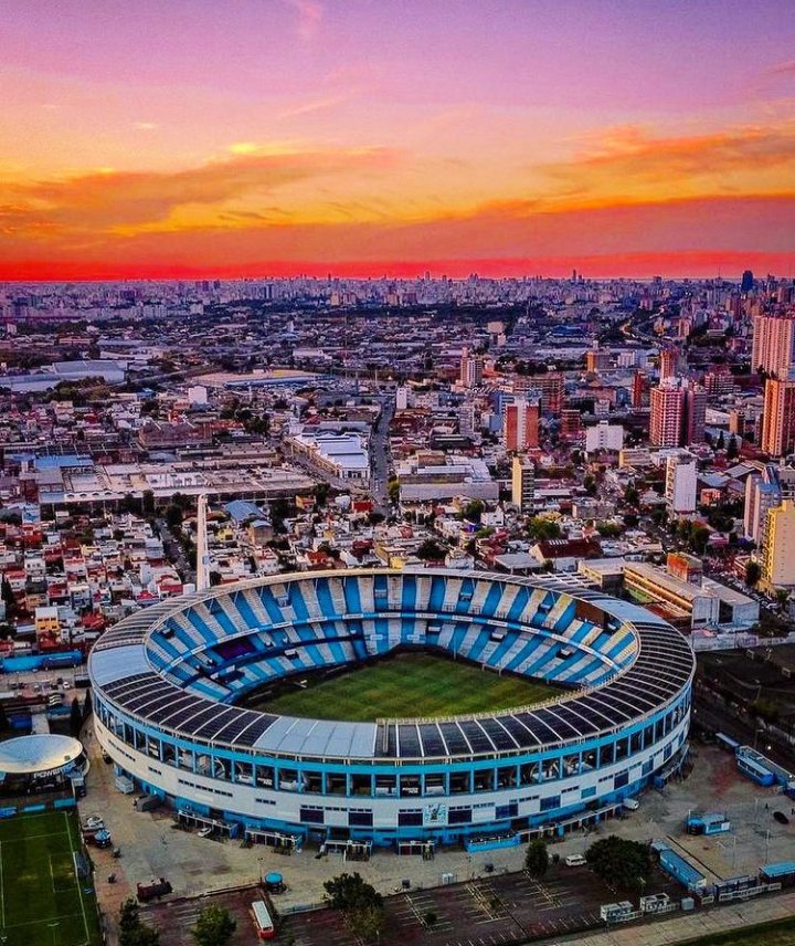 LaNumero1LGI's tweet photo. Completamente enamorado https://t.co/4bR6YLX3dL
