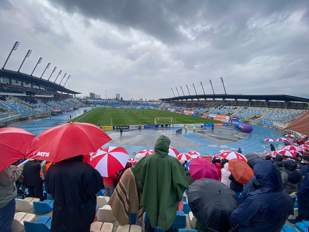 CuricoAlbirrojo's tweet photo. #ModoCuri Amplia presencia de los hinchas curicanos, una vez más, en una cancha de otro equipo. Hermosa postal desde la galería Rengo 📸
¡El marcador está 0-0 en Rancagua! 🇲🇨 https://t.co/sAyc6qDNqj