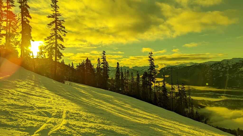 jbrry's tweet photo. Cool sunset. Whistler. Jan. https://t.co/HH9v2ZkeWq