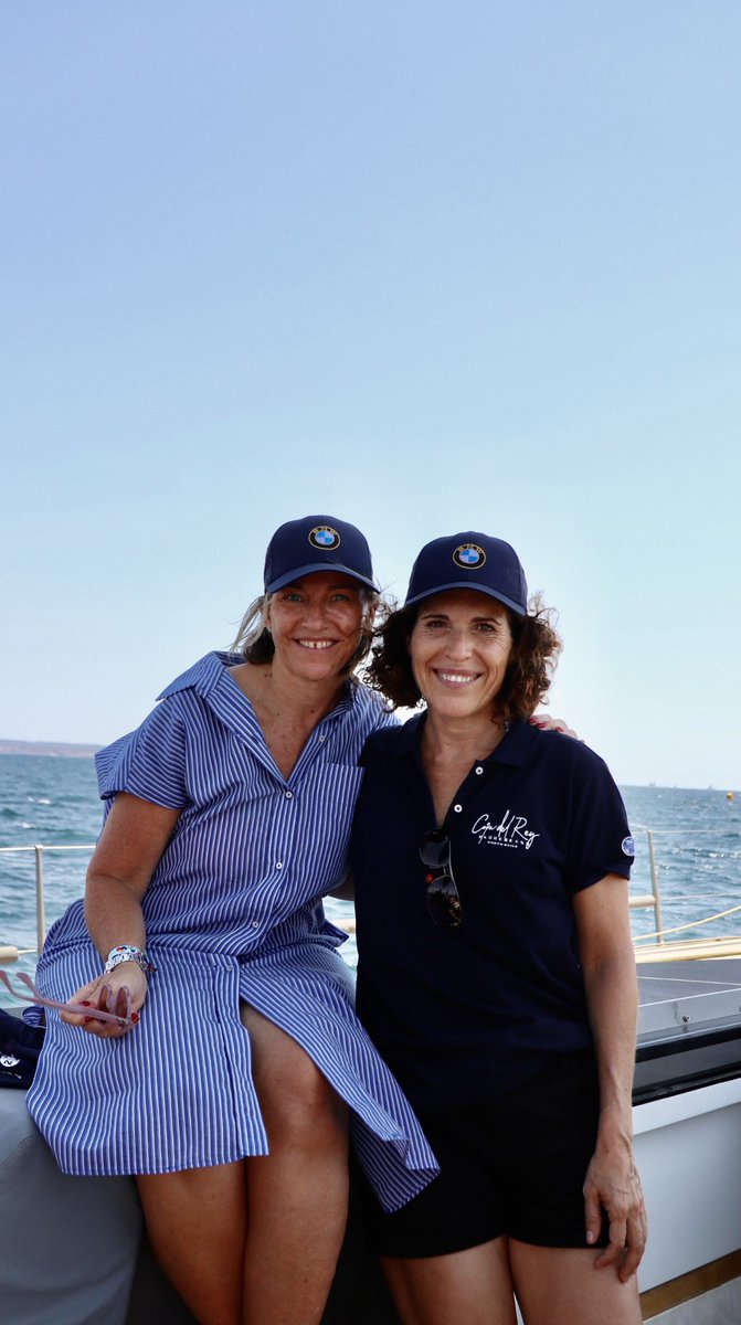 Pilargpuebla's tweet photo. Un placer y un privilegio poder navegar hoy y ver muy de cerca al #Aifos en acción con @mariawandosell CEO de @motorpress_es, ganadora en dos ocasiones de la @CopaReyMAPFRE, ingeniero Naval y gaditana. Ole. https://t.co/0ch4LEnfSK