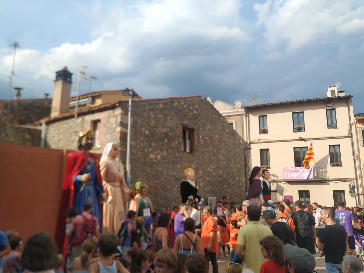 aj_santestevep's tweet photo. 😎🎎 Cercavila amb els gegants de #SantEsteve, #Palau i #SantaSusanna.
Visca la #FestaMajor! https://t.co/ASTAJAFE1d