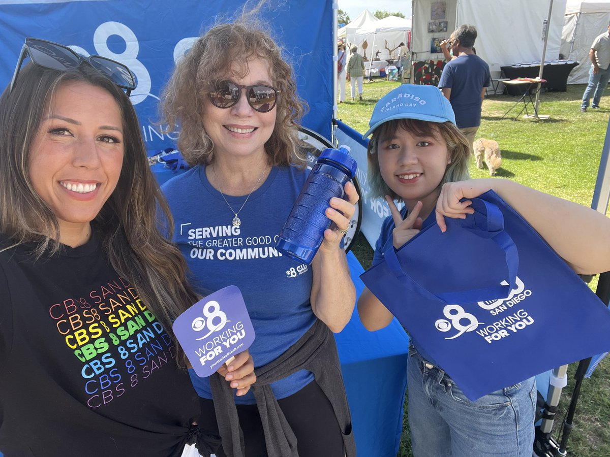 ArianaCohenTV's tweet image. Volunteering at #cbs8 tent at art fair at liberty station!