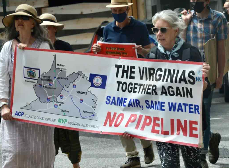 geoyapti's tweet photo. Mountain Valley Pipeline relied on regulatory capture - SINCE THE START🧐
https://t.co/wy46NfWbTn 

This DC magic to switch courts won't be enough to save the ill-fated MVP because it is so overpriced &amp; poorly managed. 

@EquitransMid will fail anyway. 
#StopMVP #strandedassets https://t.co/Gu6BBizzvR